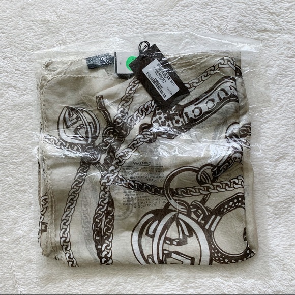 NWT Authentic Gucci Signature Print Lightweight Chiffon Silk Square Scarf Ivory - Picture 3 of 8